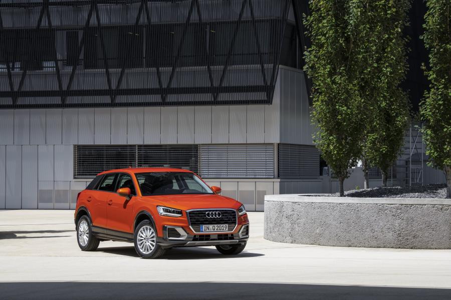 Audi Q2 TDI Design 2016 года  (WW) (фото 8 из 14)